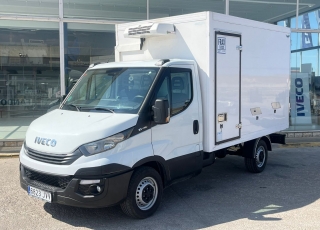 Furgoneta nueva, 
IVECO ,
Modelo  35S14 con caja frigorifica, 140cv
Con cambio manual 6 velocidades.

vehiculo con 186571KM