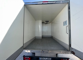 Furgoneta nueva, 
IVECO ,
Modelo  35S14 con caja frigorifica, 140cv
Con cambio manual 6 velocidades.  vehiculo con 186571KM