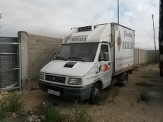 IVECO 40.8, year 1994, with fridge box.