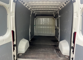 Furgoneta de ocasión, 
CITROEN JUMPER,
L2H2,
Año 2018 con 182.486km.  Precio 17.500€ reacondicionada y con 3 Meses de garantía de cadena cinemática.