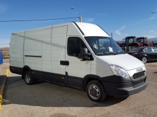 Used Van IVECO Daily 35C13V of 15m3, year 2012, with 102.264km.