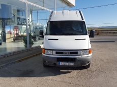 Used Van IVECO Daily 35S13V of 12m3, year 2001, with 276.717km.