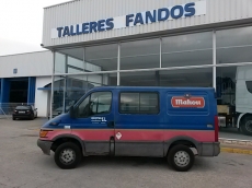 Used Van IVECO Daily 35S11V of 7m3, year 2002 with 315.524km.