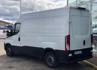 Used Van IVECO Daily 35S13V of 10.8m3, year 2015, with 126.278km.