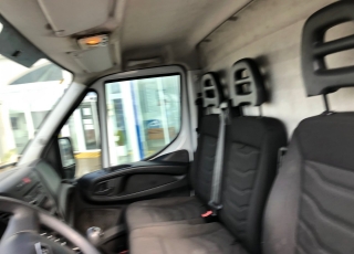 Used Van IVECO Daily 35S13V of 10.8m3, year 2015, with 130.850km.