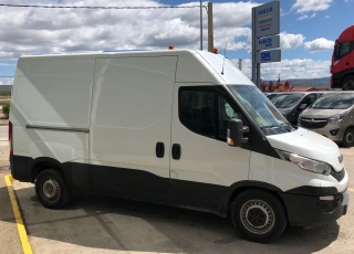 Used Van IVECO Daily 35S13V of 10.8m3, year 2015, with 86.000km.