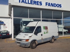 Used Van IVECO Daily 35S13V of 12m3, year 2001, with 322.115km.