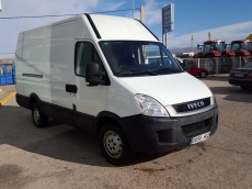 Used Van IVECO Daily 35S13V of 12m3, year 2011, with 132.816km.