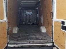 Used Van IVECO Daily 35S13V of 12m3, year 2011, with 182.291km.