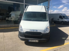 Used Van IVECO Daily 35S13V of 12m3, year 2012, with 127.767km.