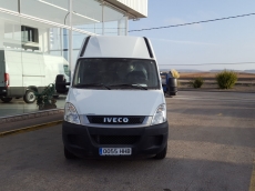 Furgón de ocasión IVECO Daily 35S13V de 12m3, del año 2011, con 151.834km,