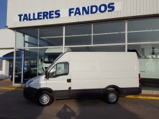 Used Van IVECO Daily 35S13V of 12m3, year 2011, with 151.834km.