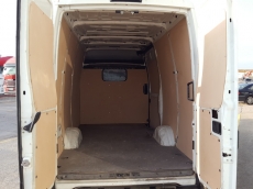 Used Van IVECO Daily 35S13V of 12m3, year 2011, with 151.834km.