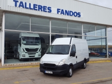 Used Van IVECO Daily 35S13V of 12m3, year 2014, with 66.200km.