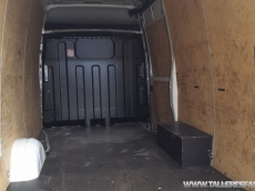 Used Van IVECO Daily 35S13V of 12m3, year 2011, with 118.126km.