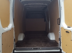 Used Van IVECO Daily 35S13V of 12m3, year 2015, with 41.357km.