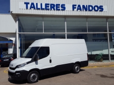 Used Van IVECO Daily 35S13V of 12m3, year 2015, with 61.771km.