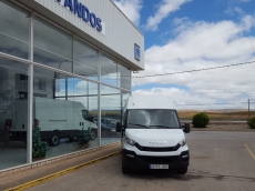 Used Van IVECO Daily 35S13V of 12m3, year 2015, with 50.459km.