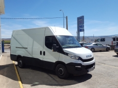 Used Van IVECO Daily 35S13V of 12m3, year 2015, with 43.763km.