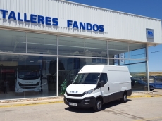 Used Van IVECO Daily 35S13V of 12m3, year 2015, with 54.719km.