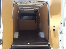 Used Van IVECO Daily 35S13V of 12m3, year 2015, with 54.719km.