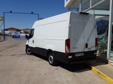 Used Van IVECO Daily 35S13V of 12m3, year 2015, with 58.781km.