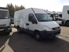 Used Van IVECO Daily 35S13V of 12m3, year 2011, with 132.036km.