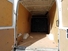 Used Van IVECO Daily 35S13V of 12m3, year 2011, with 132.036km.