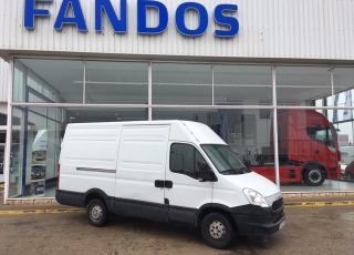 Used Van IVECO Daily 35S13V of 12m3, year 2014, with 161.744km.