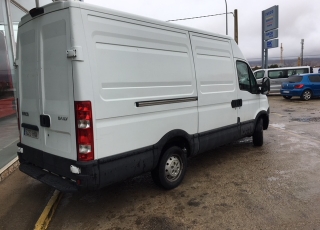 Used Van IVECO Daily 35S13V of 12m3, year 2013, with 127.300km.