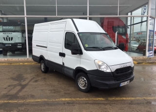 Used Van IVECO Daily 35S13V of 12m3, year 2012, with 160.094km.