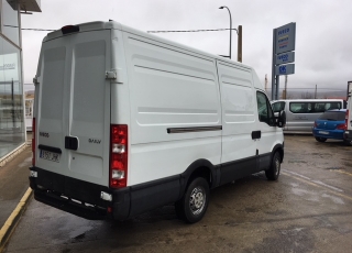 Used Van IVECO Daily 35S13V of 12m3, year 2012, with 160.094km.