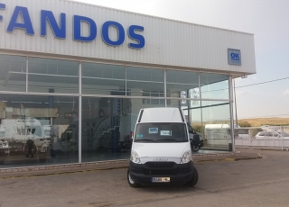 Used Van IVECO Daily 35S13V of 12m3, year 2014, with 128.467km.
