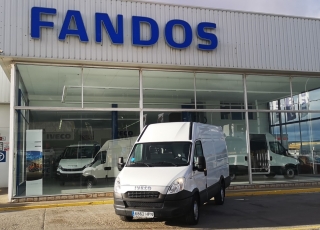 Furgón de ocasión IVECO Daily 35S13V de 12m3, del año 2013, con 176.966km, revisada y con 6 meses de garantía de cadena cinemática.