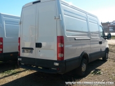 Used Van IVECO Daily 35S13V of 12m3, year 2011, with 82.000km.