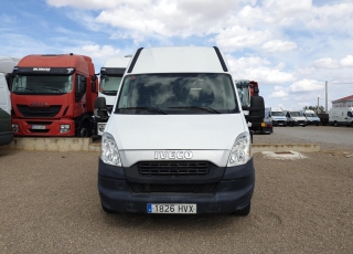 Used Van IVECO Daily 35S13V of 12m3, year 2014, with 256.000km.