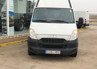 Used Van IVECO Daily 35S13V of 12m3, year 2013, with 249.100km.
