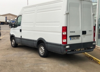 Furgón de ocasión IVECO Daily 35S13V de 12m3, del año 2013, con 249.100km, revisada.