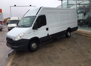 Used Van IVECO Daily 35S13V of 15m3, year 2014, with 195.080km.