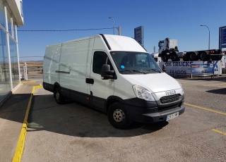Used Van IVECO Daily 35S13V of 15m3, year 2014, with 191.748km.