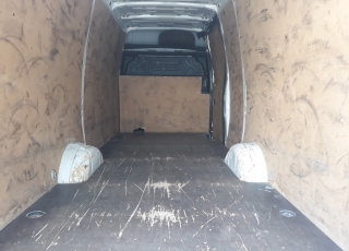 Used Van IVECO Daily 35S13V of 15m3, year 2014, with 152.480km.