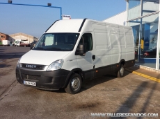 Used Van IVECO Daily 35S13V of 15m3, year 2011, with 126.225km.