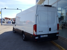 Used Van IVECO Daily 35S13V of 16m3, year 2015, with 79.491km.