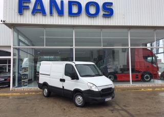 Used Van IVECO Daily 35S13V of 7m3, year 2013 with 183.940km.
