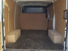 Furgoneta IVECO Daily 35S13V de 7m3, del año 2013 con 96.453km.