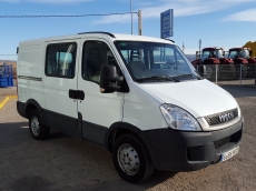 Used Van IVECO Daily 35S13SV family of 6 seats, year 2011 with 97.061km.