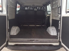 Used Van IVECO Daily 35S13SV family of 6 seats, year 2011 with 127.777km.