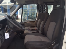 Furgoneta IVECO Daily 35S13SV family, de 6 plazas, del año 2011 con 127.777km.