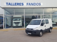 Furgoneta IVECO Daily 35S13SV family, de 6 plazas, del año 2011 con 127.777km.