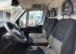 Used Van IVECO Daily 35S13V of 12m3, year 2014, with 160.815km.